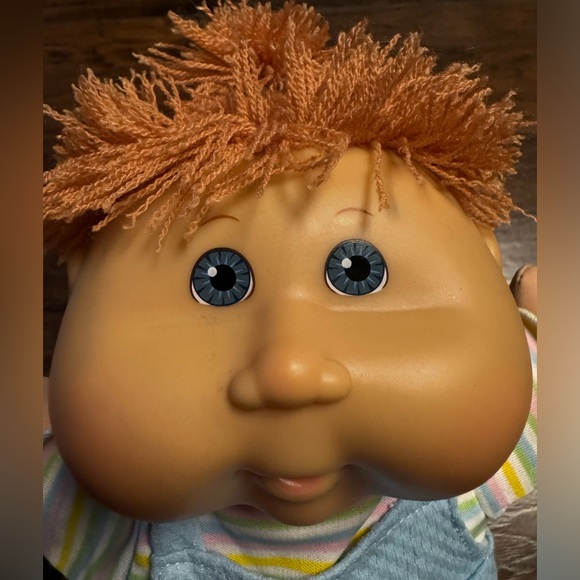 2004 Cabbage Patch Girl Doll Red Curly Hair, Blue Eyes Rare Collectible - Picture 7 of 16